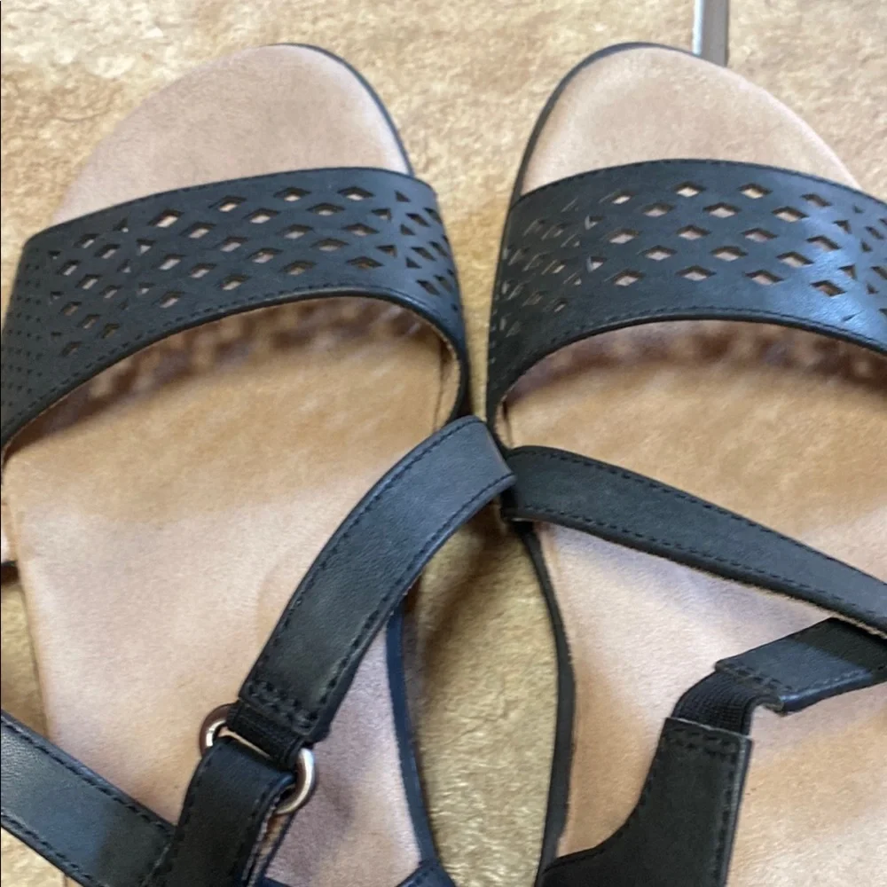 Black Faux Leather Sandals with Crisscross Straps and Perforated Design 9M - Picture 8 of 8